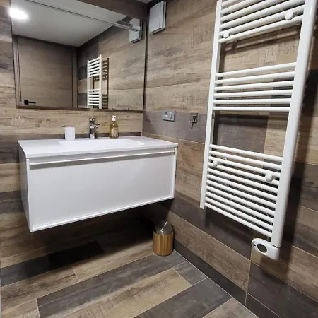 06ak3 - Private 1 Cap Marina *